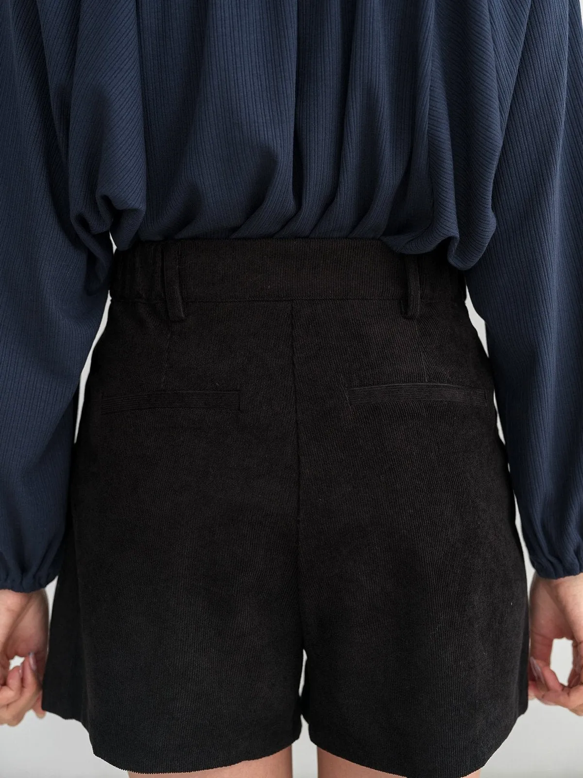 Corduroy Pleated Shorts*