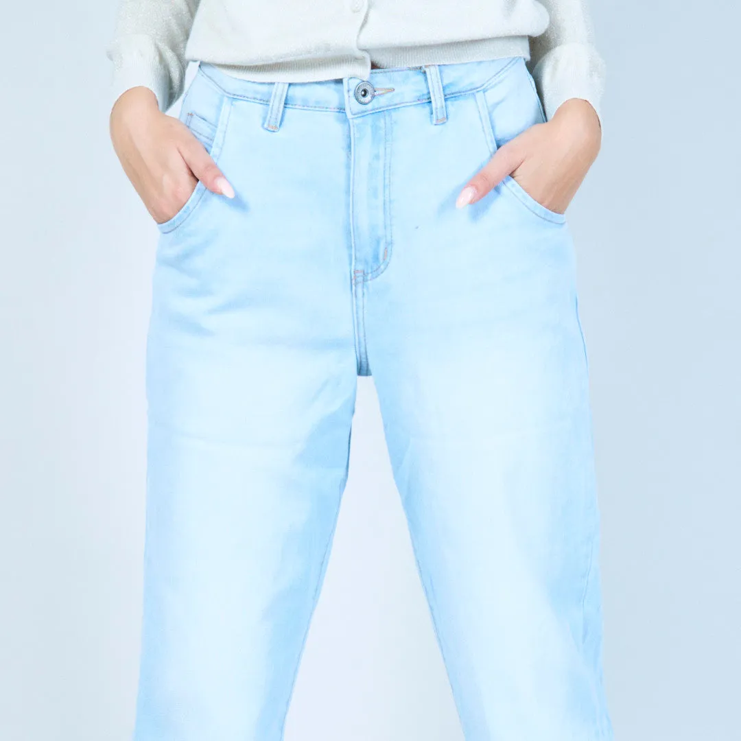 Light wash casual tapered jeans wholesale